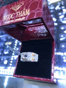 Vỏ nhẫn nam kim cương tấm thiên nhiên vàng ngoài 750 , hột chủ nhận từ 5.0li -6.3li