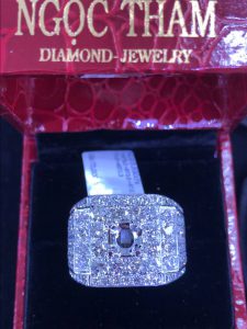Vỏ nhẫn nam vàng 750 hột tấm kim cương thiên nhiên, hột chủ nhận hột từ 6.3-7.5li